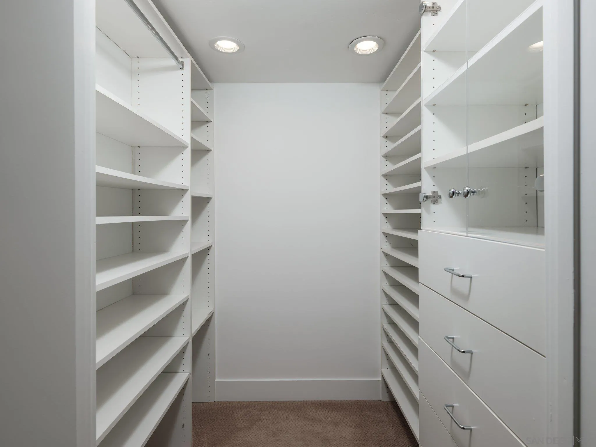 2500 Torrey Pines Road, Unit 1001 La Jolla, CA 92037 - Photo 26 of 30 a view of walk in closet