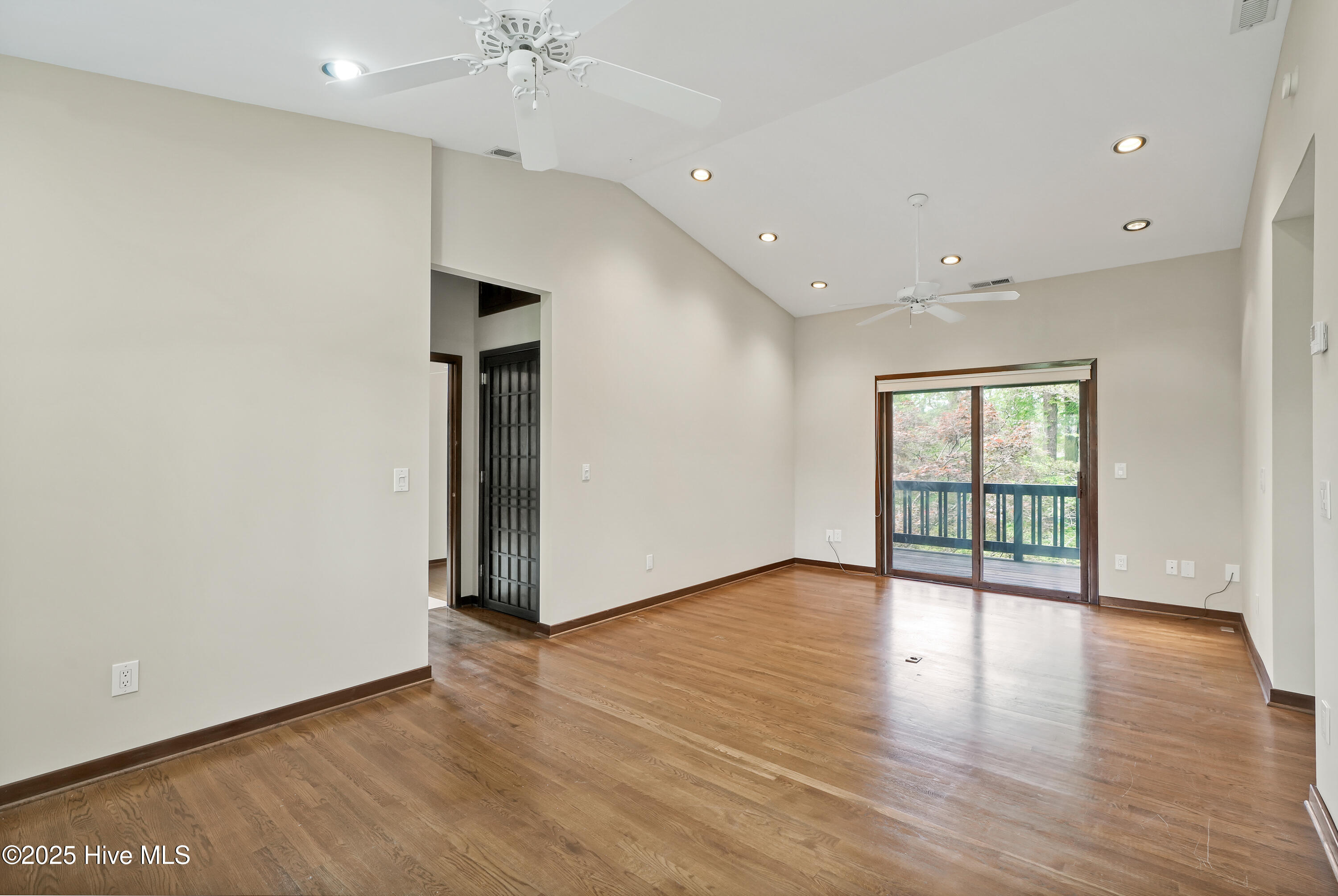 906 Robert E Lee Drive Wilmington, NC 28412 - Photo 26 of 51 906RobertELeeDrive-31