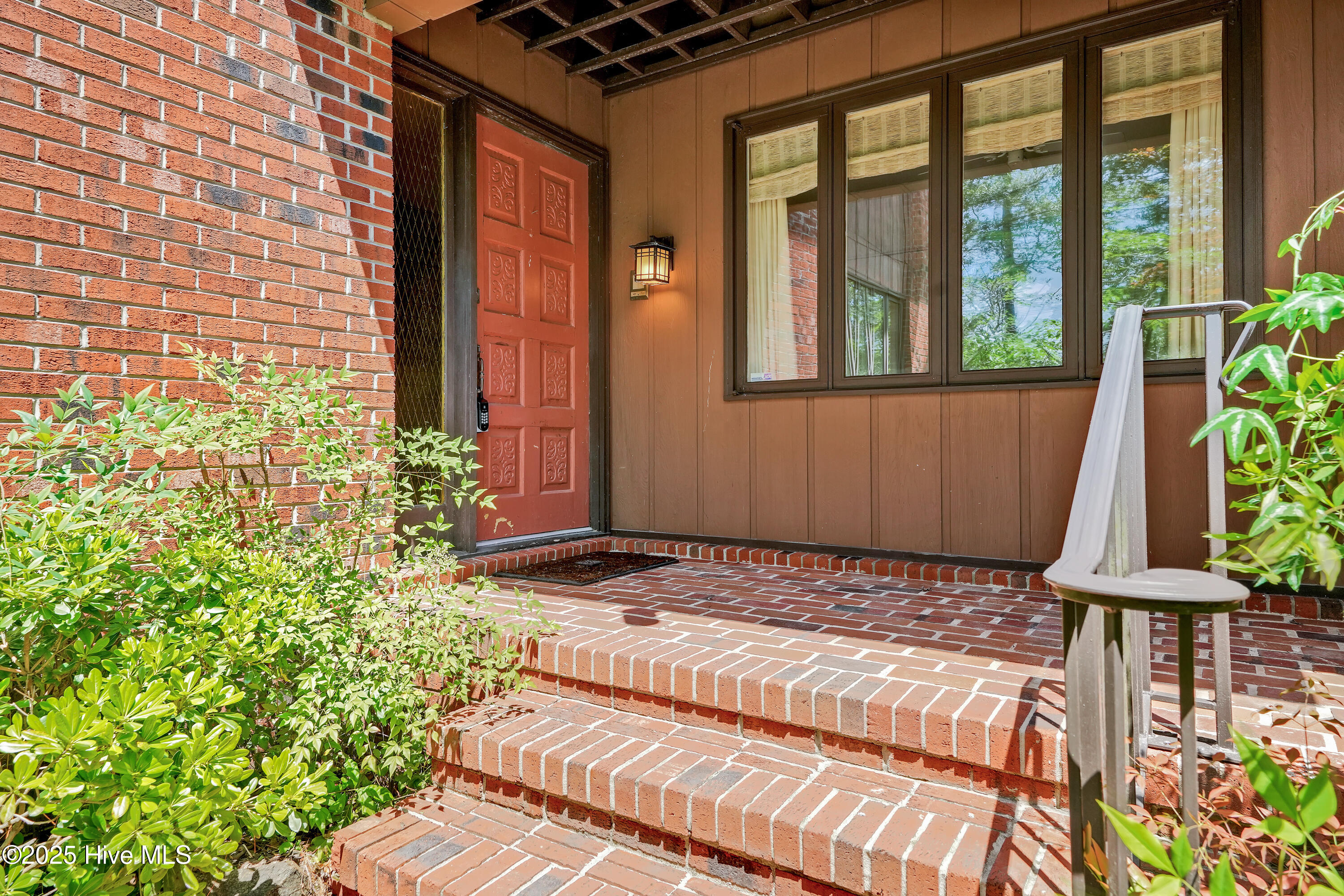 906 Robert E Lee Drive Wilmington, NC 28412 - Photo 5 of 51 906RobertELeeDrive-4