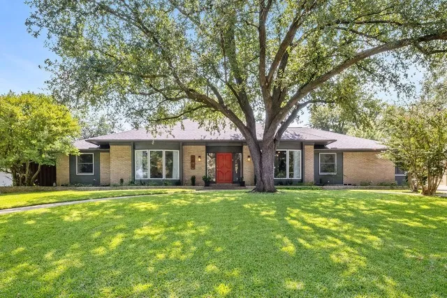 $1,290,000 | 11714 El Hara Circle, Dallas, TX 75230