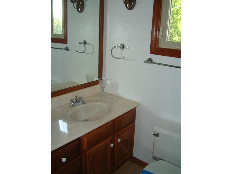 32 Blythe Road Charleroi, PA 15022 - Photo 12 of 18 Full Bath. 2md FLOOR FULL BATH