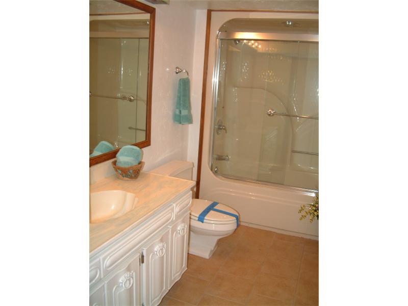 32 Blythe Road Charleroi, PA 15022 - Photo 17 of 18 Full Bath. FULL BATH ON LOWER LEVEL