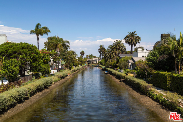 432 Howland Canal Venice, CA 90291 - Photo 2 of 29