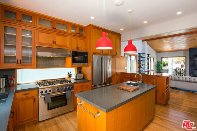 432 Howland Canal Venice, CA 90291 - Photo 14 of 29