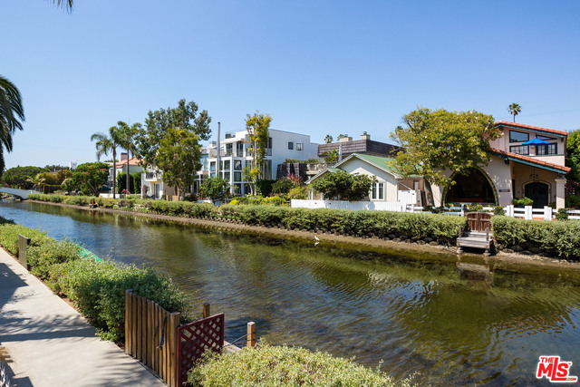 432 Howland Canal Venice, CA 90291 - Photo 9 of 29