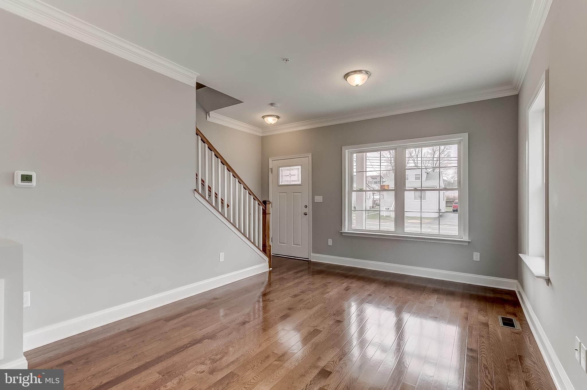 807 North Point Road Baltimore, MD 21224 - Photo 3 of 30 Gallery Image 3