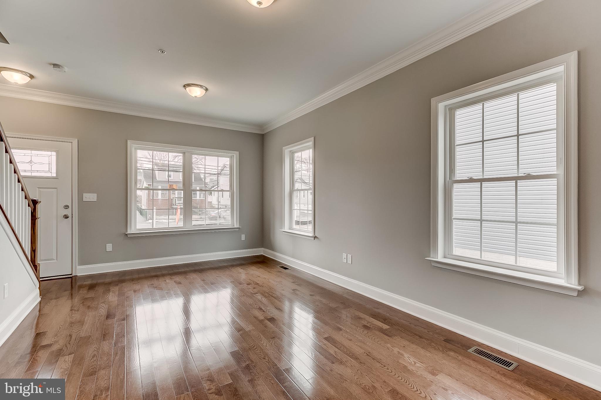 807 North Point Road Baltimore, MD 21224 - Photo 4 of 30 Gallery Image 4