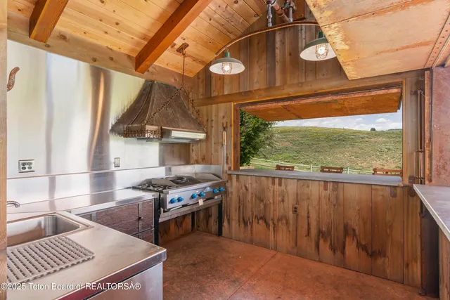 $2,549,000 | 1802 Dusty Trail, Auburn, WY 83111