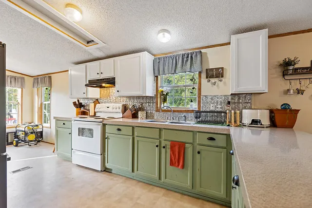 $240,000 | 573 Back Road, Skowhegan, ME 04976