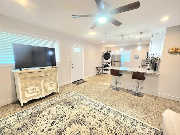 $3,000 | 513 Omega Street, Unit A, Belle Chasse, LA 70037