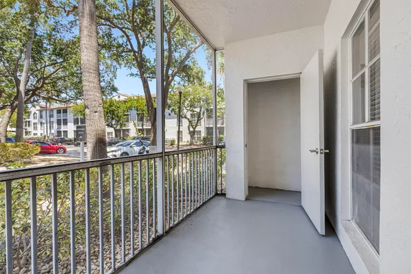 $2,595 | 17900 Northeast 31st Court, Unit 4322, Aventura, FL 33160