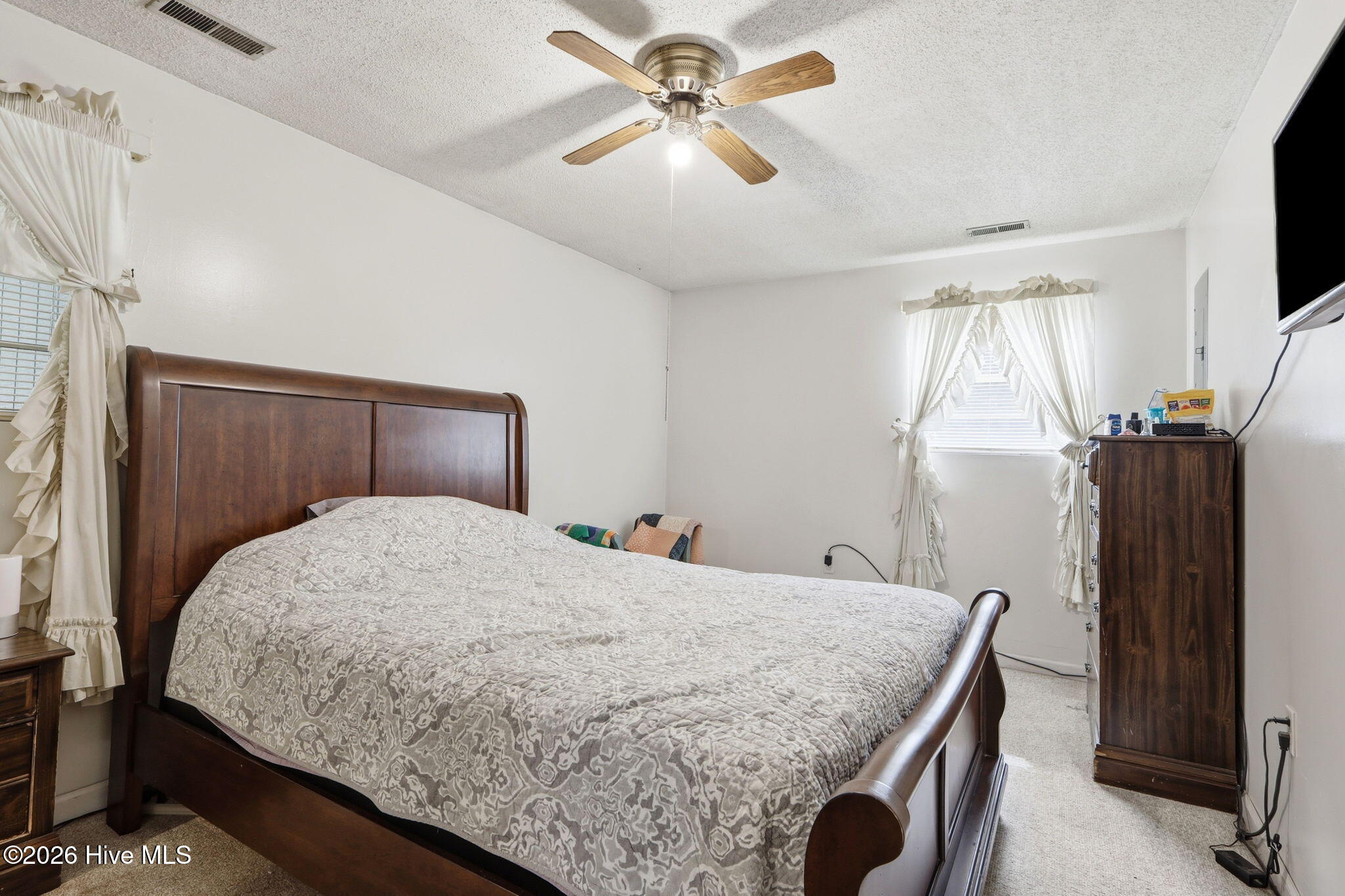284 Laurel Road Beaufort, NC 28516 - Photo 5 of 41 1 of 3 bedrooms