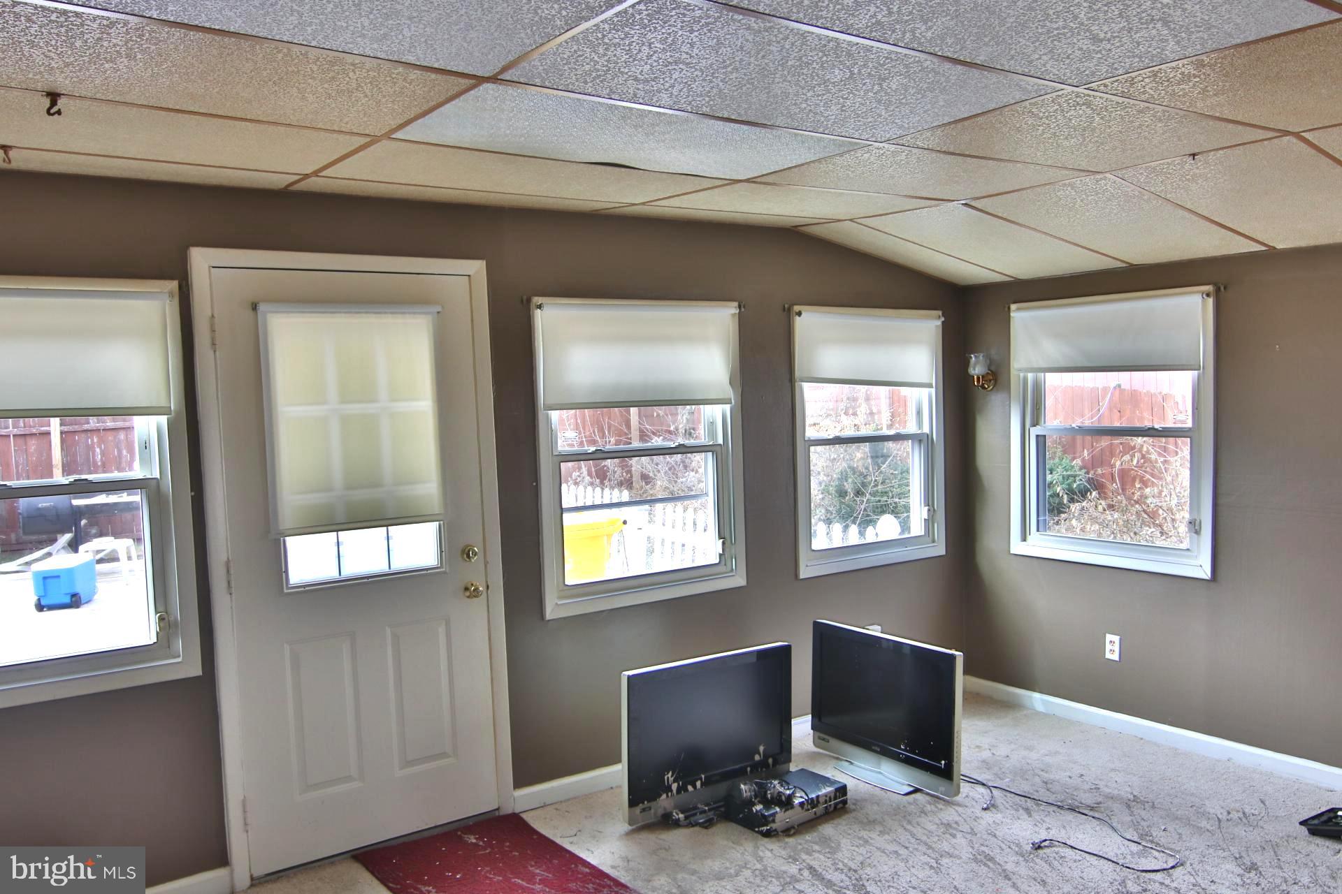130 Dunlap Road Pasadena, MD 21122 - Photo 6 of 13 Family Room