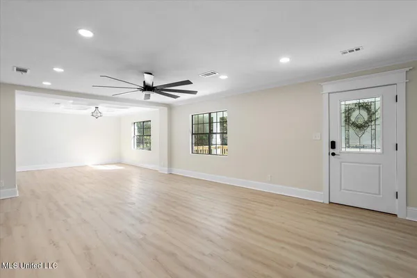 $3,250 | 749 East North Street, Pass Christian, MS 39571