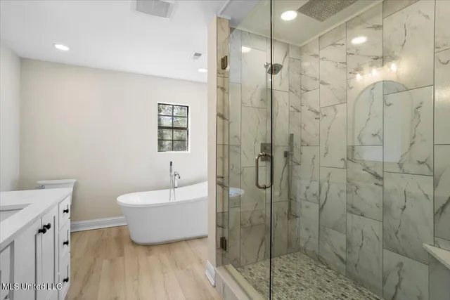 $3,250 | 749 East North Street, Pass Christian, MS 39571