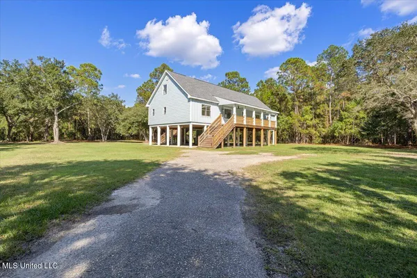 $3,250 | 749 East North Street, Pass Christian, MS 39571