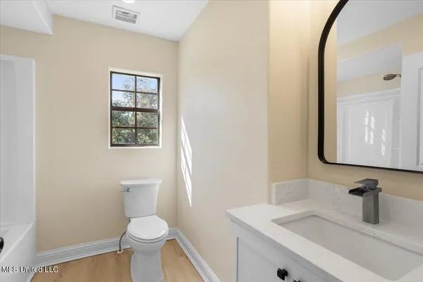 $3,250 | 749 East North Street, Pass Christian, MS 39571