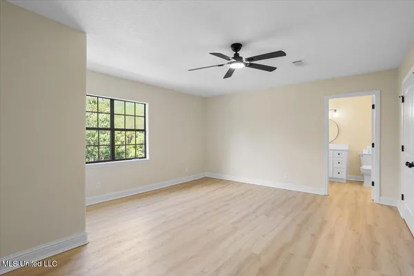 $3,250 | 749 East North Street, Pass Christian, MS 39571