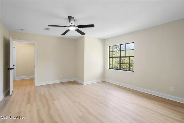 $3,250 | 749 East North Street, Pass Christian, MS 39571