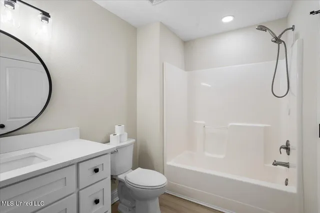 $3,250 | 749 East North Street, Pass Christian, MS 39571