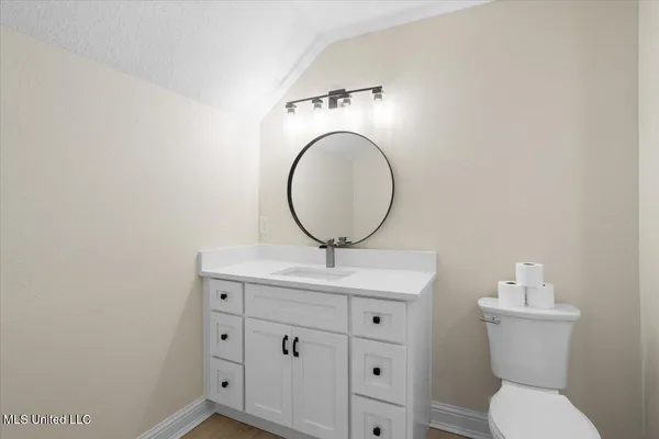 $3,250 | 749 East North Street, Pass Christian, MS 39571