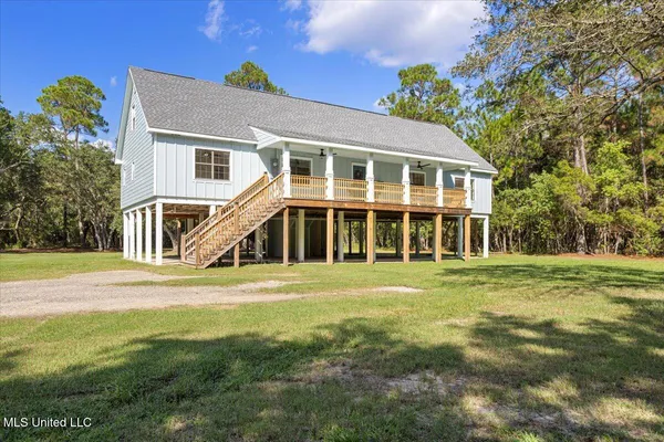 $3,250 | 749 East North Street, Pass Christian, MS 39571