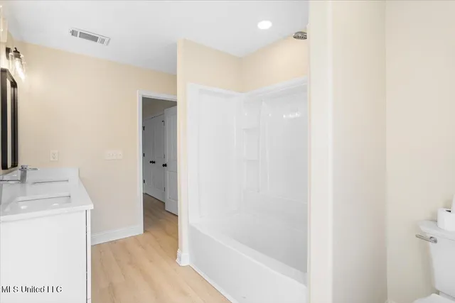 $3,250 | 749 East North Street, Pass Christian, MS 39571