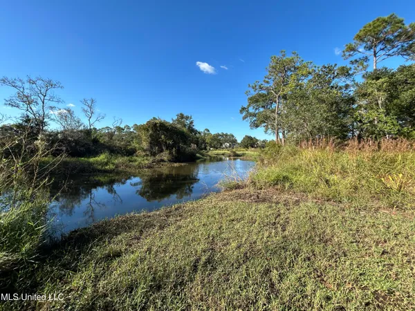 $3,250 | 749 East North Street, Pass Christian, MS 39571