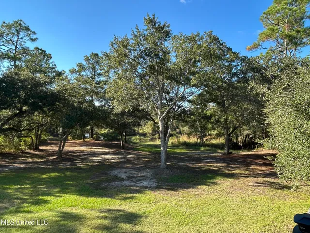 $3,250 | 749 East North Street, Pass Christian, MS 39571