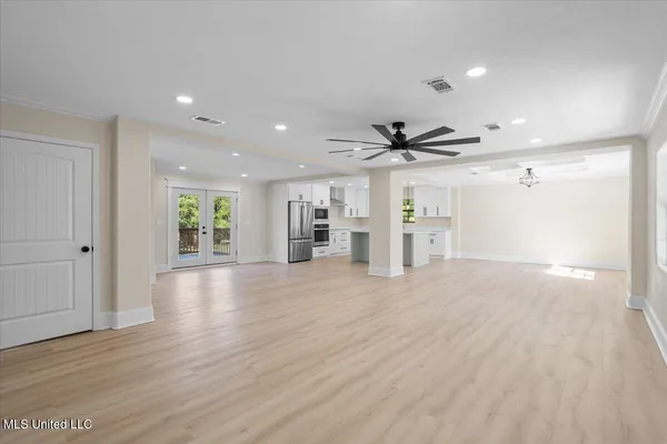 $3,250 | 749 East North Street, Pass Christian, MS 39571