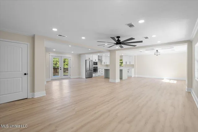 $3,250 | 749 East North Street, Pass Christian, MS 39571