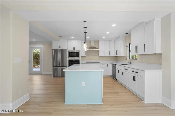 $3,250 | 749 East North Street, Pass Christian, MS 39571