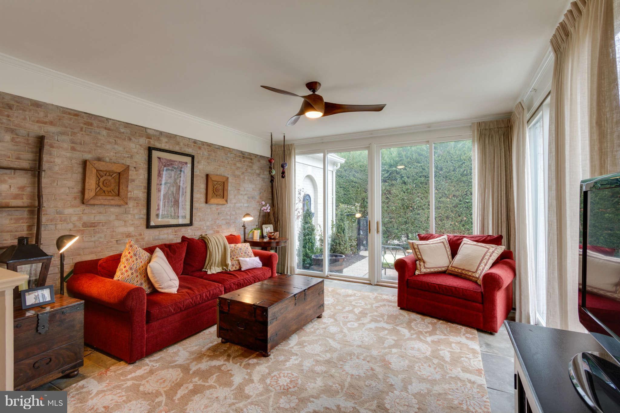 4509 Tournay Road Bethesda, MD 20816 - Photo 10 of 23 Living Room