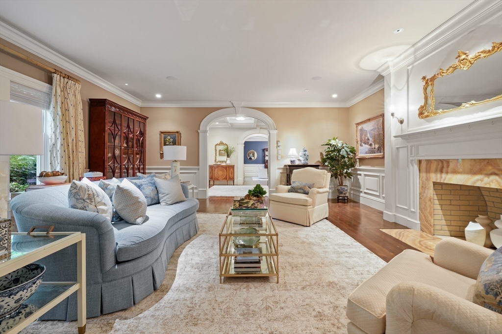 121 Livingston Road Wellesley, MA 02482 - Photo 4 of 42