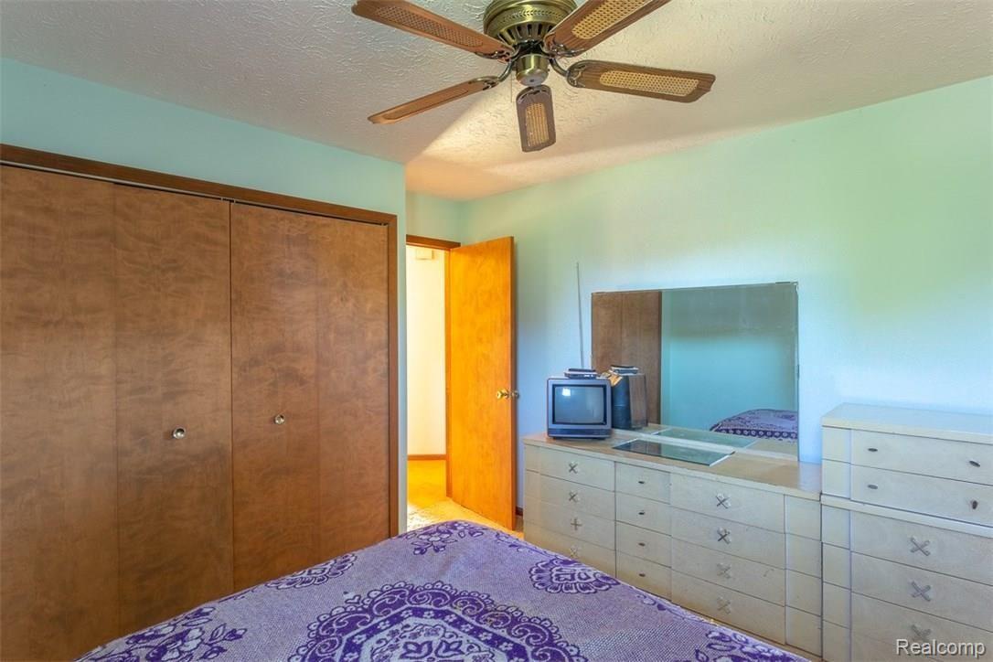3440 North Hickory Ridge Road Highland, MI 48357 - Photo 18 of 43 MASTER BEDROOM