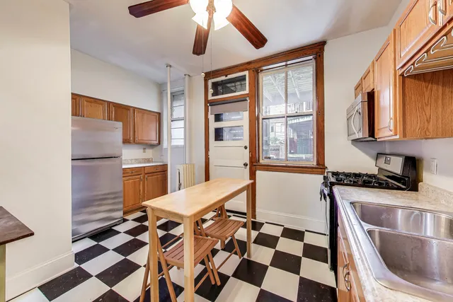 $249,900 | 1254 West Thorndale Avenue, Unit 1W, Chicago, IL 60660