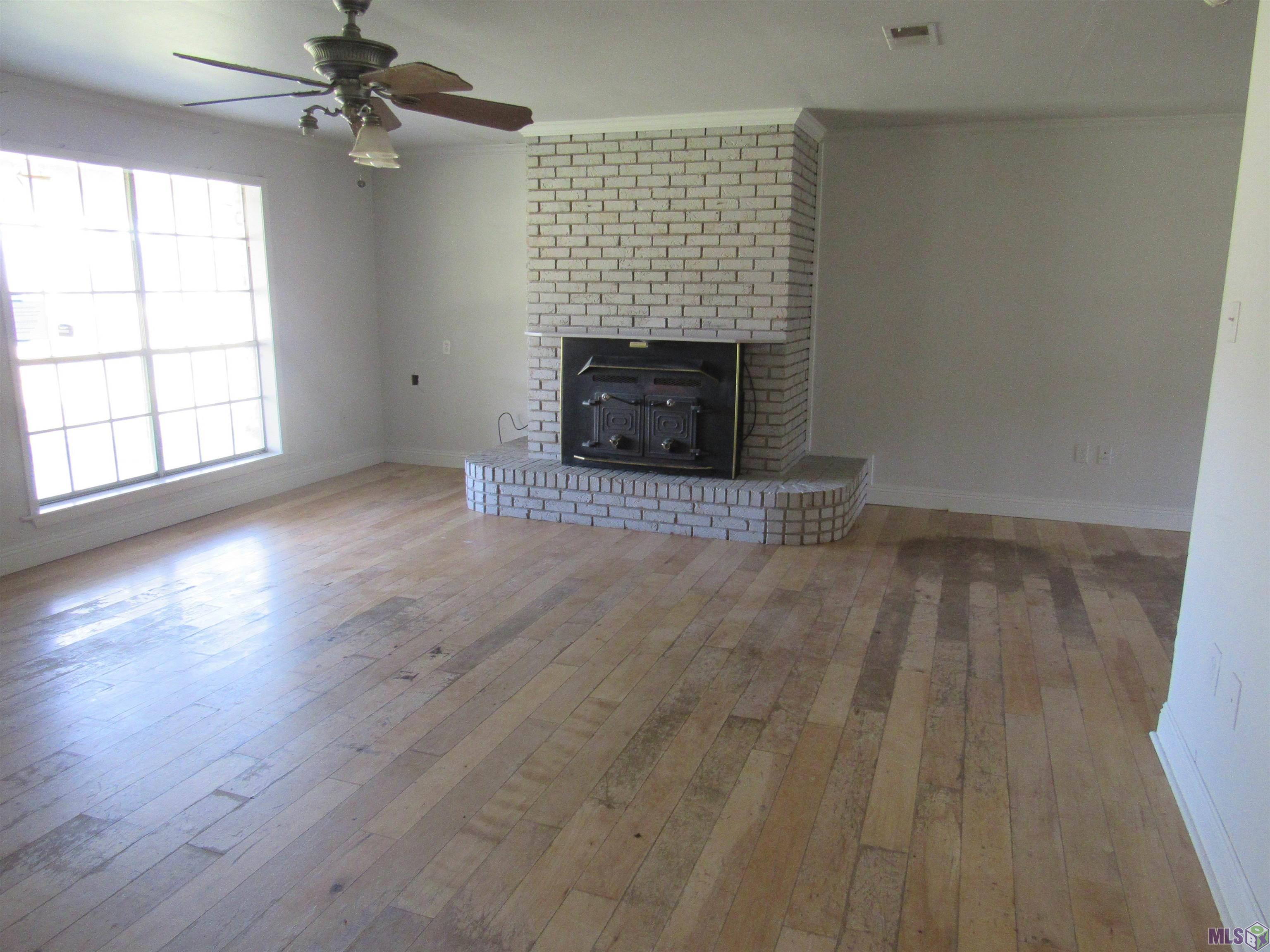 9898 Arnold Road Denham Springs, LA 70726 - Photo 3 of 14 Gallery Image 3