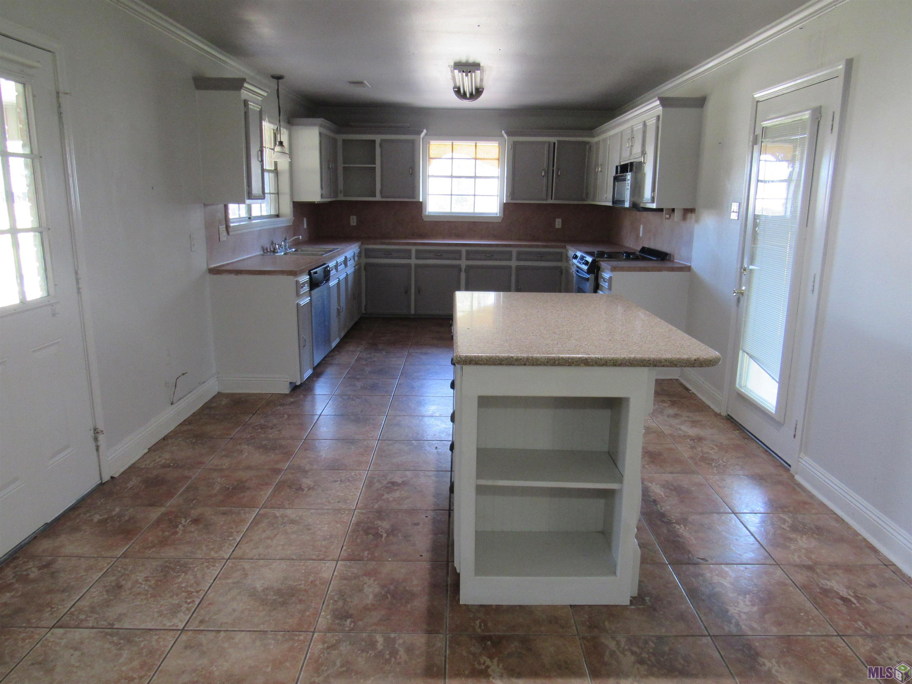 9898 Arnold Road Denham Springs, LA 70726 - Photo 5 of 14 Gallery Image 5