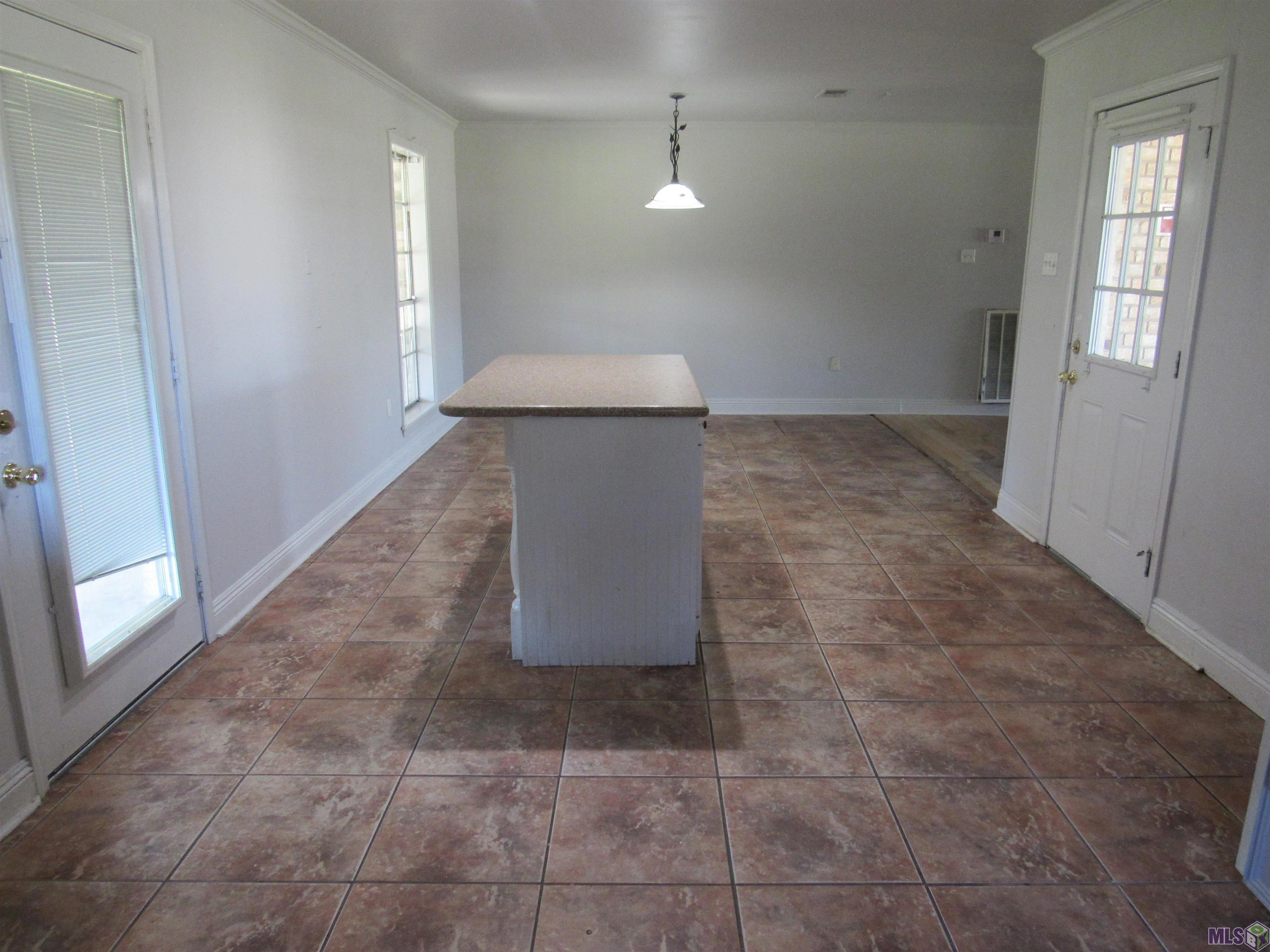 9898 Arnold Road Denham Springs, LA 70726 - Photo 6 of 14 Gallery Image 6