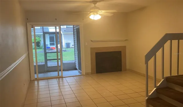 a view of entryway with livingroom