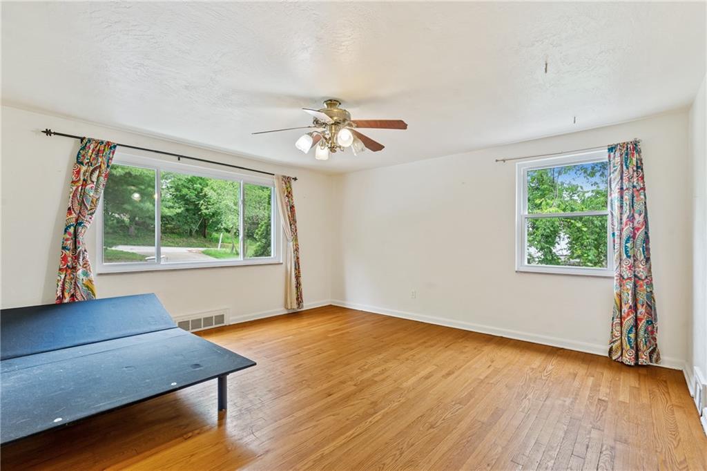 242 Hays Road Pittsburgh, PA 15241 - Photo 11 of 29 Gallery Image 11