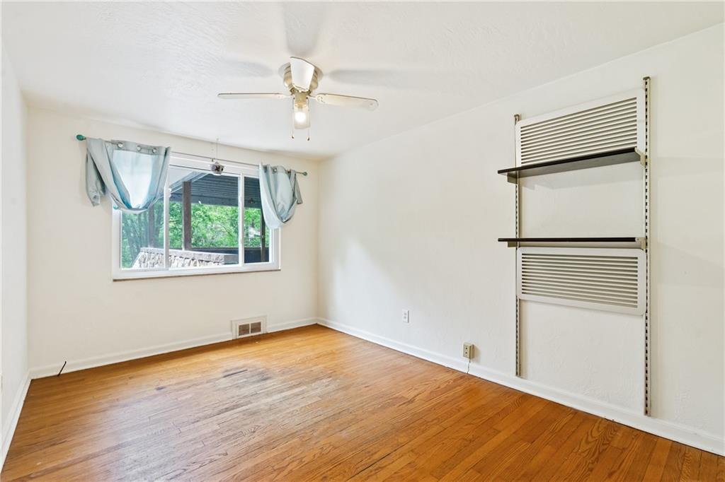 242 Hays Road Pittsburgh, PA 15241 - Photo 15 of 29 Gallery Image 15