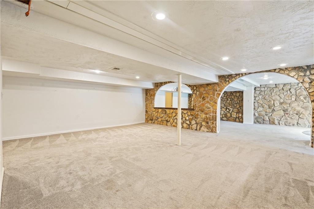 242 Hays Road Pittsburgh, PA 15241 - Photo 18 of 29 Gallery Image 18