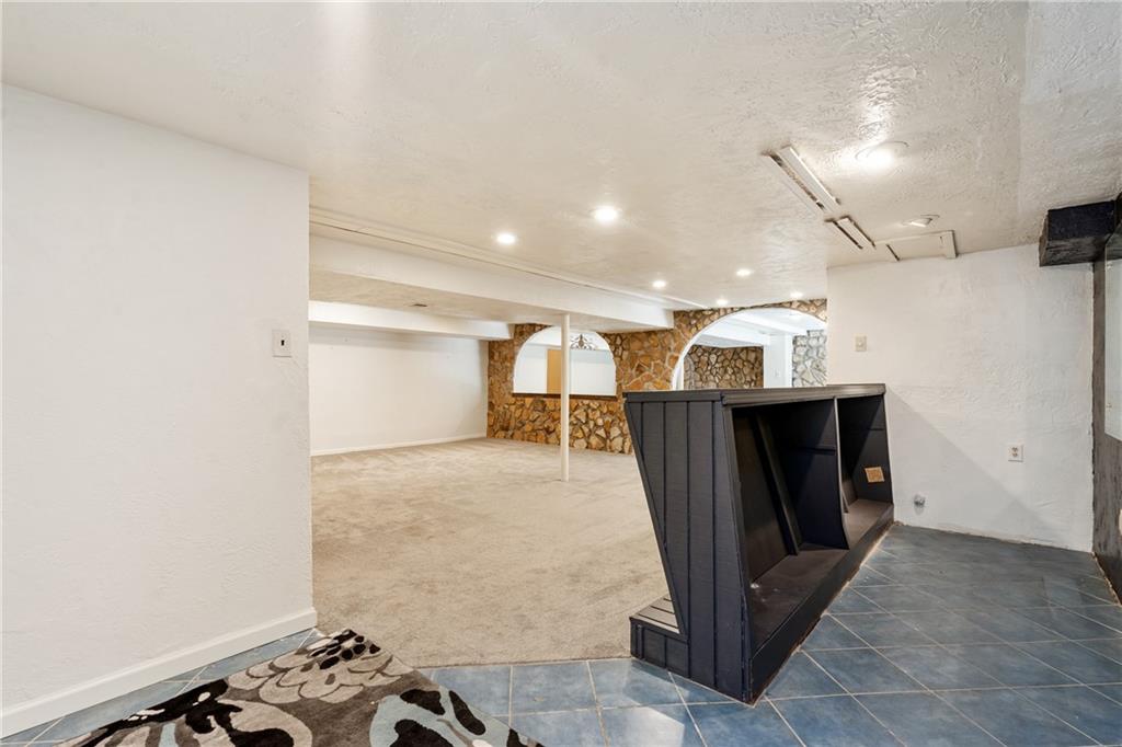 242 Hays Road Pittsburgh, PA 15241 - Photo 19 of 29 Gallery Image 19
