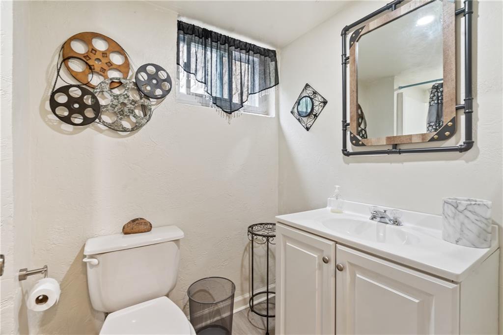242 Hays Road Pittsburgh, PA 15241 - Photo 20 of 29 Gallery Image 20