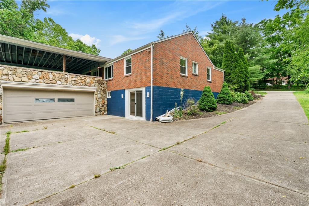 242 Hays Road Pittsburgh, PA 15241 - Photo 22 of 29 Gallery Image 22