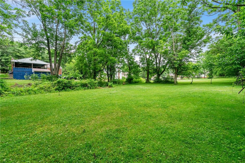 242 Hays Road Pittsburgh, PA 15241 - Photo 23 of 29 Gallery Image 23