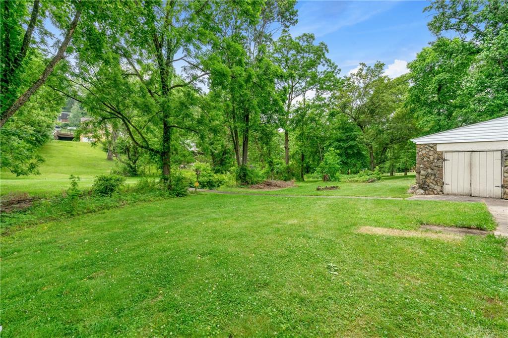 242 Hays Road Pittsburgh, PA 15241 - Photo 24 of 29 Gallery Image 24