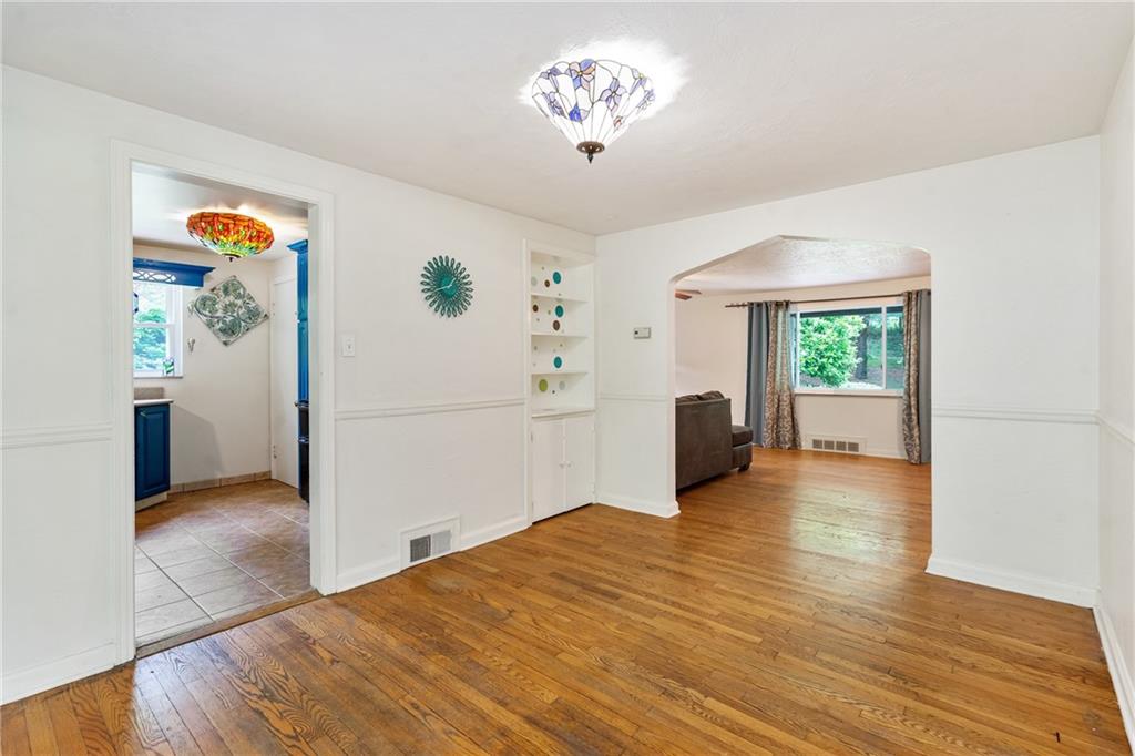 242 Hays Road Pittsburgh, PA 15241 - Photo 8 of 29 Gallery Image 8