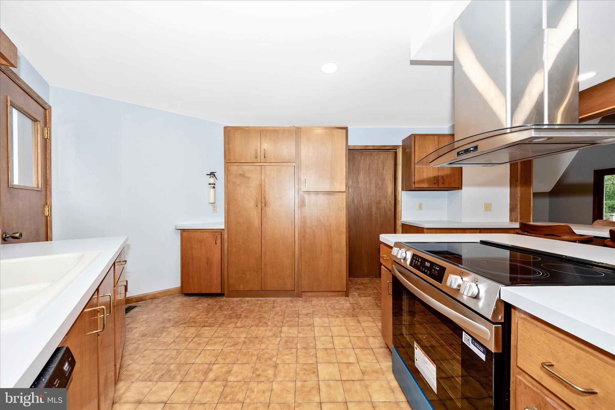 2813 Fry Road Jefferson, MD 21755 - Photo 16 of 51 Kitchen